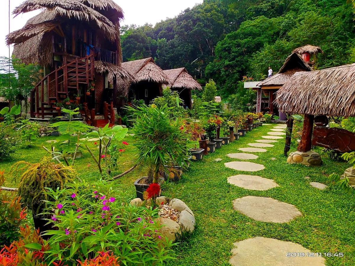 Green Travelodge Bukit Lawang Ngoại thất bức ảnh