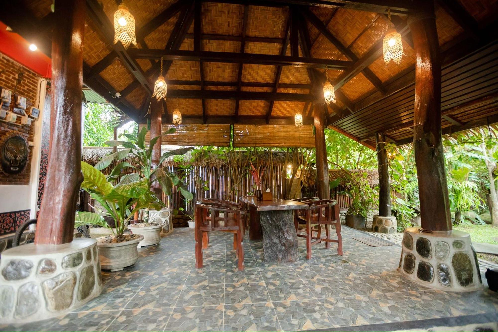 Green Travelodge Bukit Lawang Ngoại thất bức ảnh